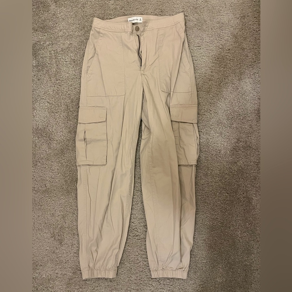 NWOT Abercrombie cargo pants